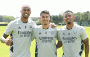 Đứng đầu Ngoại hạng Anh, các cầu thủ Brazil tại Arsenal vẫn không được gọi lên tuyển