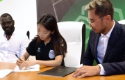 Phát biểu đầy cảm động của Huỳnh Như trong lễ ký hợp đồng với Lank FC