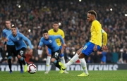 Video: Neymar đúng chất siêu sao, tự kiến tạo tự ghi bàn