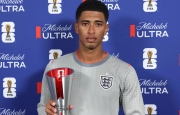 Được FIFA vinh danh, Bellingham bất ngờ nói điều không ai ngờ tới