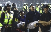 Báo Indo hé lộ hàng loạt án phạt cực nặng của FIFA với vụ bạo loạn kinh hoàng