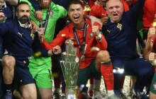 Không đá cho Bồ Đào Nha, Ronaldo vẫn nhận vinh dự đặc biệt trước World Cup