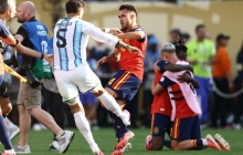 CHÍNH THỨC: FIFA điều tra 1 ngôi sao Tây Ban Nha sau vụ ẩu đả với Argentina