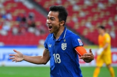 'Messi Thái Lan' làm điều đặc biệt với đàn em sau thất bại trước Việt Nam