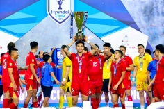Văn Hậu nói lời đặc biệt sau khi cùng Việt Nam vô địch AFF Cup