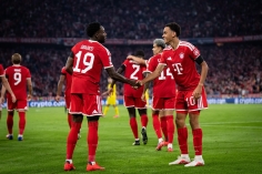Bayern mở màn Champions League hoàn hảo với chiến thắng 5 sao