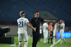 HLV Thái Lan nhắc thẳng ĐT Việt Nam sau chiến thắng 4-0 ở FIFA ASEAN Cup