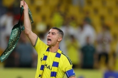 CHÍNH THỨC: Đại chiến của Ronaldo bị hoãn gần 5 tháng
