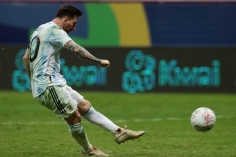 Messi nén đau 'gánh' Argentina vào chung kết Copa America 2021