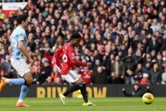 Trực tiếp MU 0-0 Man City: Quỷ đỏ tấn công