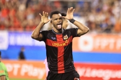 Trực tiếp Ninh Bình 1-0 SHB Đà Nẵng: Gustavo ghi bàn mở tỷ số