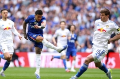 Trực tiếp Chelsea 1-0 Leeds: Enzo đánh đầu mở tỷ số