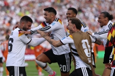 Siêu dự bị lập cú đúp, Đức ngược dòng nghẹt thở vào vòng knock-out World Cup 2026