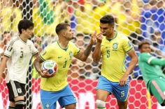 Trực tiếp Brazil 1-1 Nhật Bản: Casemiro đánh đầu rực cháy