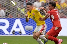 Trực tiếp Thụy Sĩ 0-0 Colombia: Loạt sút penalty
