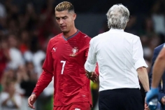 Báo Bồ Đào Nha phản ứng cực gắt khi Ronaldo bất ngờ rời ĐTQG