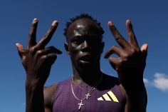 VĐV Gout chạy nhanh như chớp, phá luôn kỉ lục của Usain Bolt