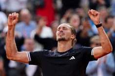 Thắng nhọc Cobolli, Zverev lần đầu vô địch Grand Slam