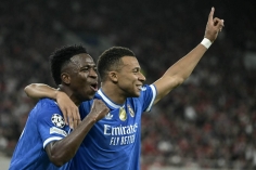 Vinicius tỏa sáng, Real Madrid nắm lợi thế lớn tại play-off Cúp C1