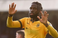Wolves lên án hành vi phân biệt chủng tộc với Tolu Arokodare, có cả CĐV Việt Nam