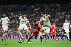 CĐV Real Madrid đồng loạt đòi bán 1 ngôi sao sau trận thua Bayern Munich