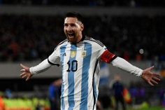 CHÍNH THỨC: Vượt mặt Ronaldo, Messi đi vào lịch sử World Cup