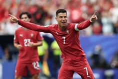 Trực tiếp bóng đá Bồ Đào Nha 4-0 Uzbekistan: Cú đúp cho Ronaldo!