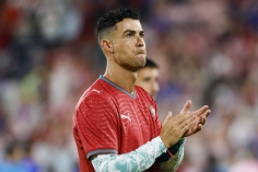 Ronaldo: 'Các người đã cố hạ gục tôi suốt 23 năm'