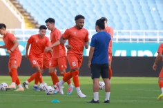 HLV Kim Sang Sik mài ‘vũ khí trên không’, Xuân Son và Đình Bắc chờ xé lưới Singapore