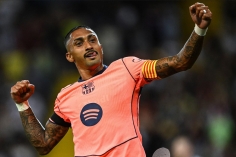Barca hụt chức vô địch sau 2 màn rượt đuổi nghẹt thở