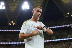Ronaldo bất lực, Al Nassr gục ngã mất ngôi đầu Saudi Pro League