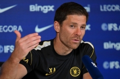 HLV Xabi Alonso bất lực: 'Chelsea cần phải học hỏi Arsenal rất nhiều'