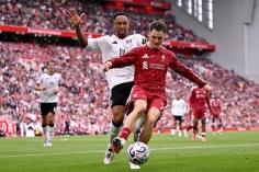 Hàng công vô hại, Liverpool chia điểm bạc nhược ngay tại Anfield