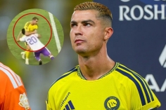 Nổi đóa vì thua 0-4, Ronaldo 'đấu vật' ngay trên sân