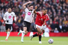 Carrick bất lực, MU thua thảm 0-3 ngay tại Old Trafford