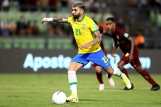 Brazil ngược dòng đẹp mắt trên đất Venezuela