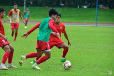 'Đội bóng 22 năm không thể xé lưới Việt Nam' gặp chuyện kém vui ở AFF Cup