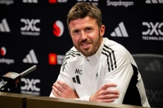 Carrick phá im lặng, MU 'hất văng' Villa khỏi top 3?