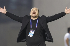 HLV Popov nói thẳng về án phạt cực nặng của VFF