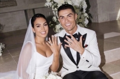 CHÍNH THỨC: Ronaldo kết hôn với Georgina sau 10 năm bên nhau