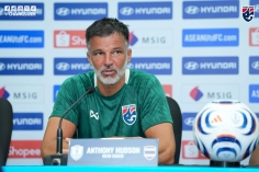 HLV Thái Lan bị mẹ quở trách vì màn tranh cãi tại AFF Cup 2026