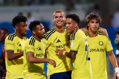 Ronaldo nhanh như điện, Al Nassr ngược dòng nghẹt thở trước Al-Taawoun