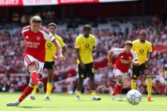 Arsenal gục ngã trước Dortmund sau màn rượt đuổi kịch tính tại Emirates Cup