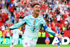 Ronaldo nổ súng, Bồ Đào Nha ngược dòng hạ Croatia vào vòng 1/8