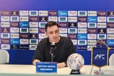 HLV Tây Ban Nha: 'Cả thế giới đã mong Indonesia thắng Iran'