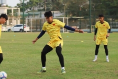CHÍNH THỨC: Thủ môn cao nhất lịch sử bị loại ở tuyển Việt Nam