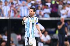 Trực tiếp bóng đá Argentina 1-0 Algeria: Messi lập siêu phẩm