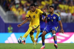 Kiên cường cầm hòa Ecuador, Curacao có điểm số World Cup lịch sử