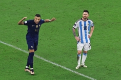 CHÍNH THỨC: Mbappe lập kỷ lục vĩ đại nhất World Cup, Messi chào thua