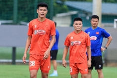 Trung vệ cao nhất lịch sử ĐT Việt Nam bất ngờ mất tích ở AFF Cup